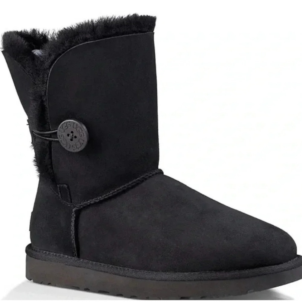 Women's Ugg Bailey Button Boot W6